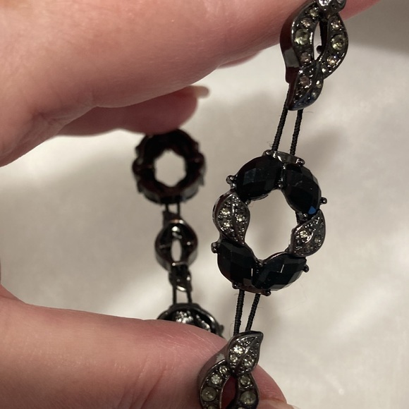 NWOT - Stretchy Black & Pewter Coloured Crystal Bead Bracelet - Picture 9 of 9